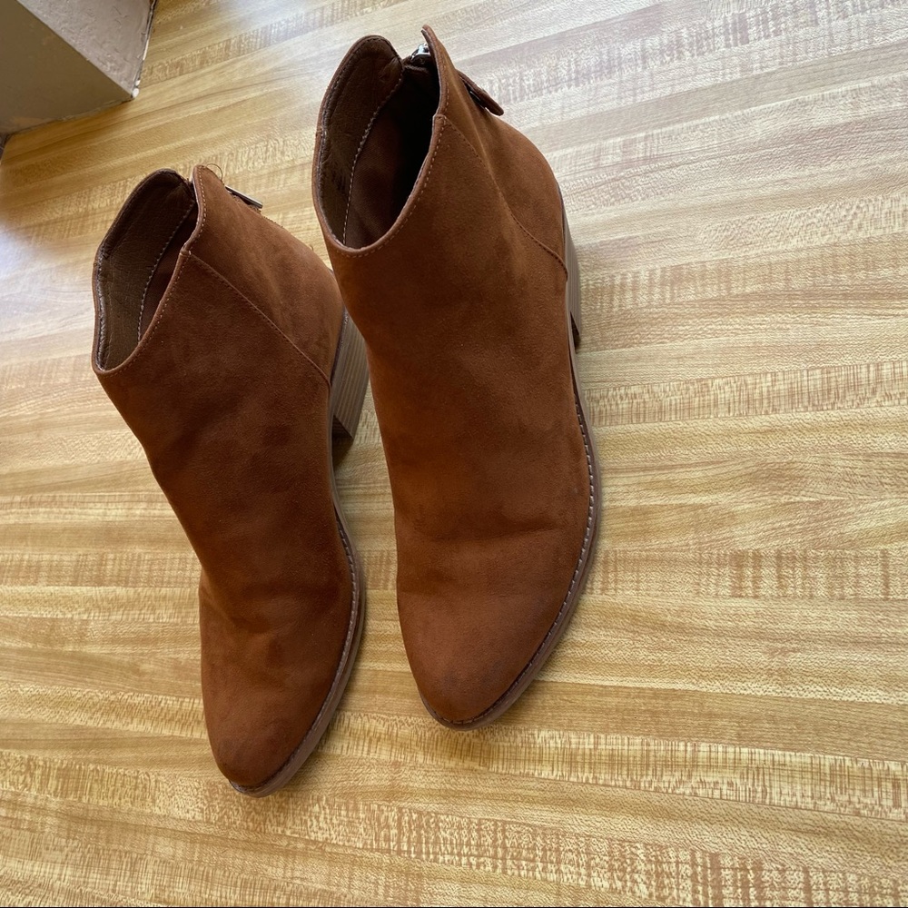 Dolce Vita Suede ankle boots Size 7.5